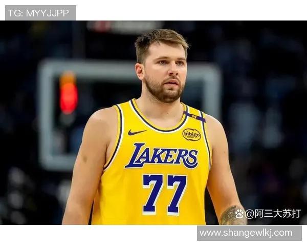 东契奇狂砍73分刷新现役得分纪录独行侠终结太阳连胜势头